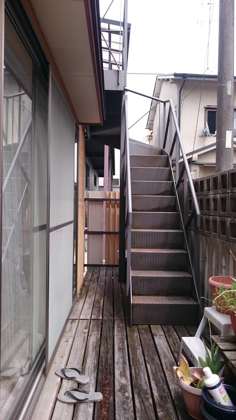 ウッドデッキ 外階段塗装 嵯峨野ワークス 京都の屋根 外壁 雨とい Etc 外装工事専門店
