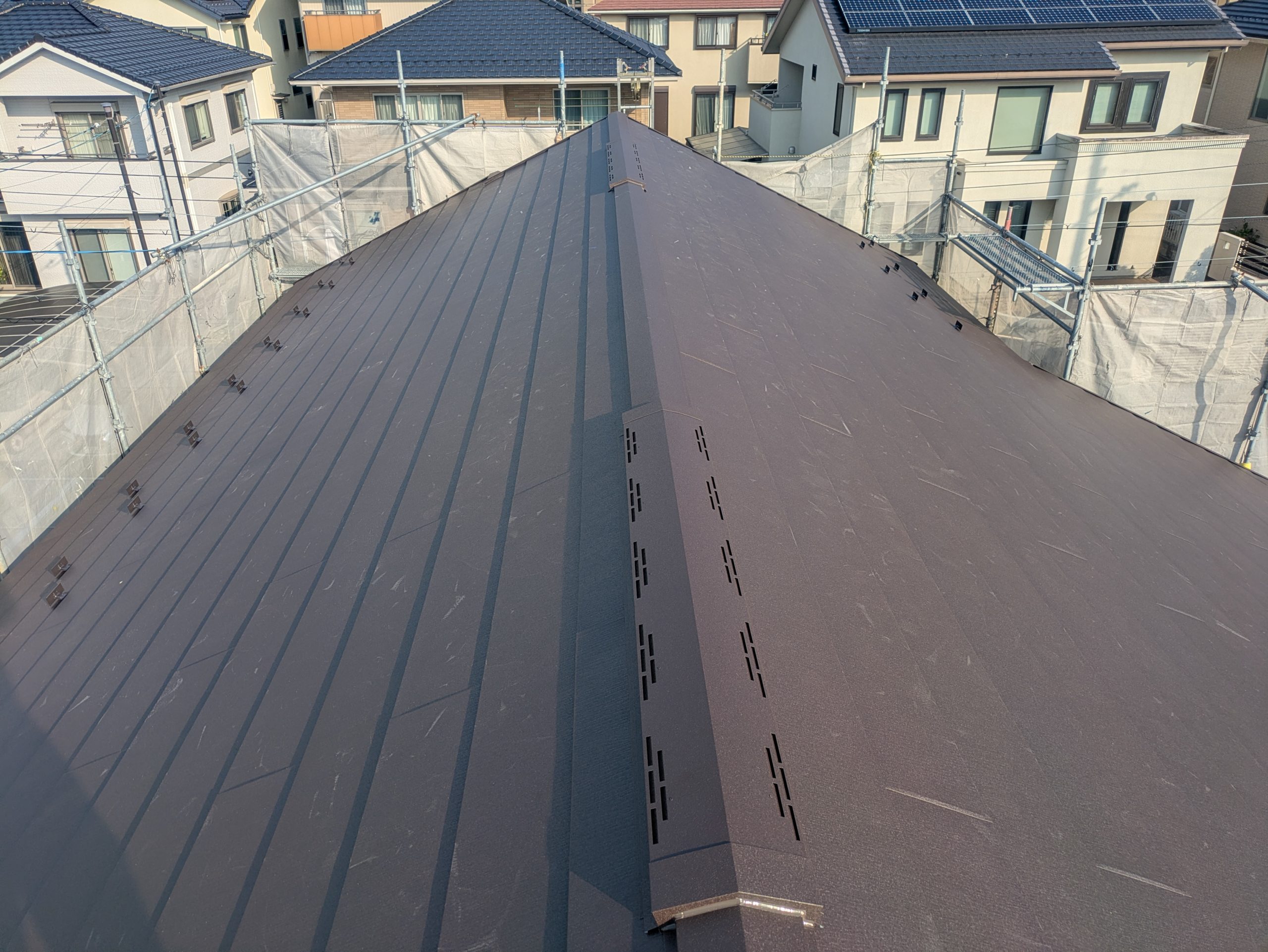 【京都市西京区桂坂】屋根材のずれ調査から屋根カバー工法へ|屋根工事事例